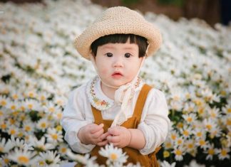 Mơ thấy con gái báo mộng điềm hên hay xui? Đánh con gì?