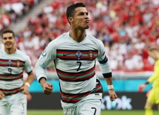 Bóng đá quốc tế sáng 16/6: Ronaldo giận tím mặt vì đồng đội tham lam