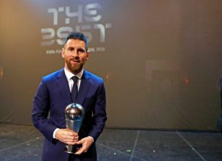 Tin bóng đá chiều 19/11: Messi ngược dòng trước Ronaldo