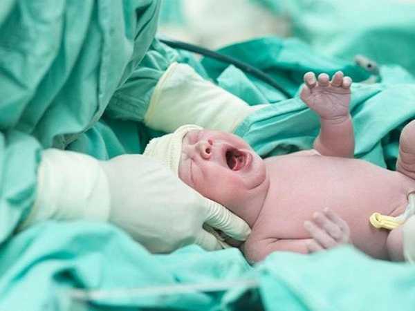 Ngủ mơ thấy sinh con mang ý nghĩa gì? Đánh số mấy?