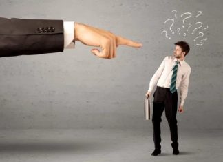 thấy bị đuổi việc