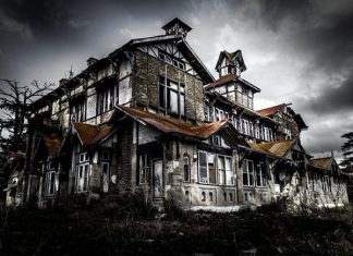 Nhìn thấy máy bay rơi liệu có phải chỉ là điềm dữ?