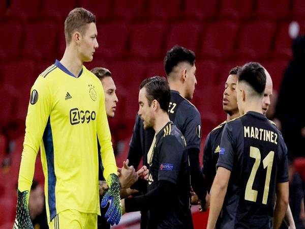 cầu thủ cao trên 2m đang thi đấu