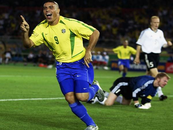 Cách phá vỡ hàng phòng ngự trong bóng đá hiệu quả nhất