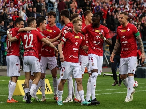 Các đội bóng bắt đầu bằng chữ w gọi tên Wisła Kraków