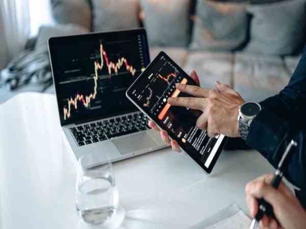 Cổ phiếu trụ là gì và tại sao quan trọng với nhà đầu tư?