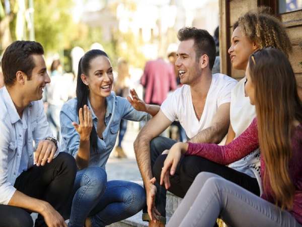 Chọn thời điểm thích hợp đặt câu hỏi trong giao tiếp