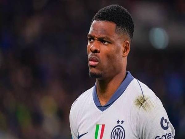 Chuyển nhượng 28/4: MU lên kế hoạch chiêu mộ hậu vệ Dumfries