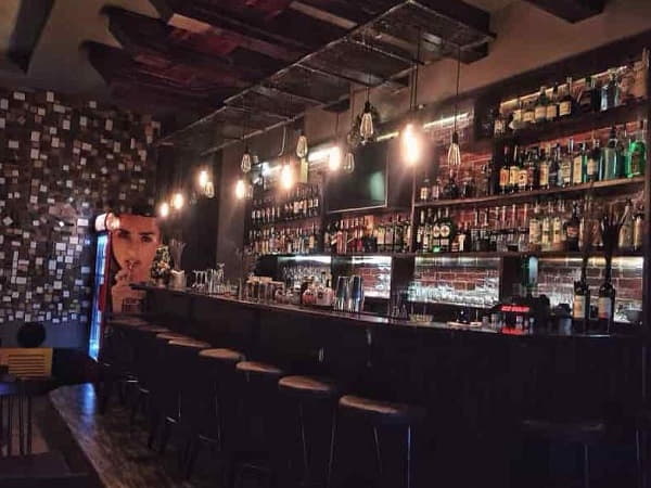 Chiêm bao thấy quán bar vắng vẻ