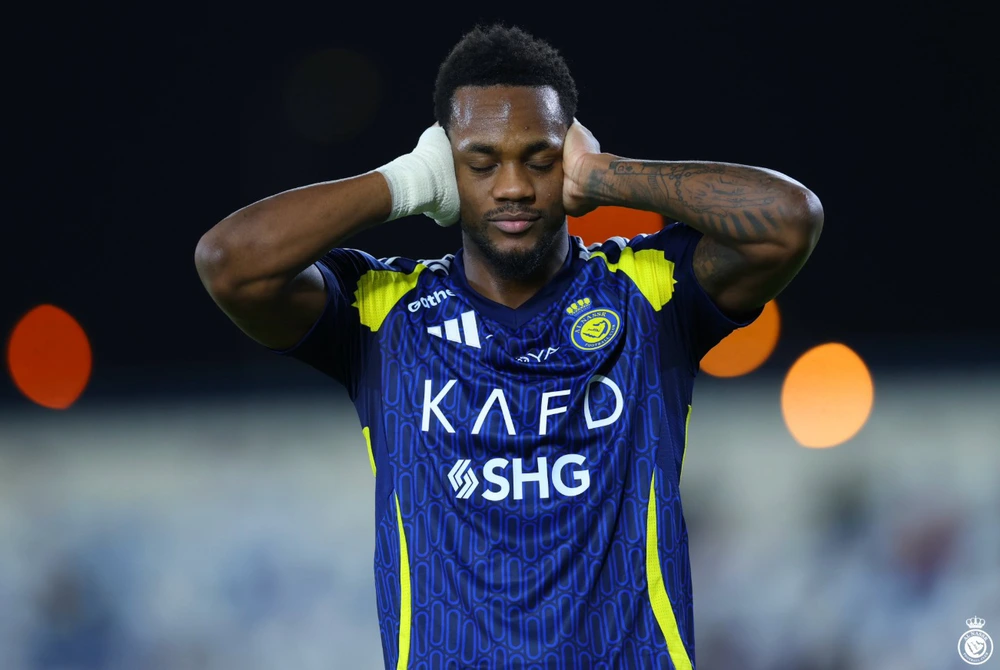 Ronaldo vắng mặt vì đâu? Rộ tin đồn căng thẳng nội bộ