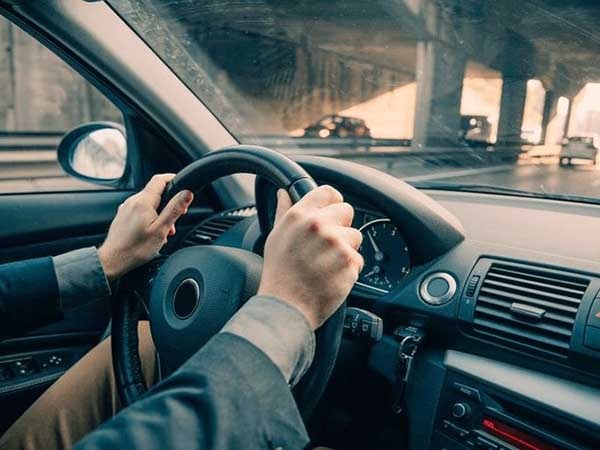 Nằm mơ thấy đi ô tô có điềm báo tài chính gì?