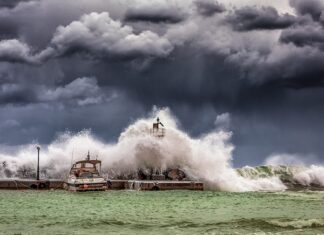 Nằm mơ thấy bão là điềm gì, chọn con gì giải xui?