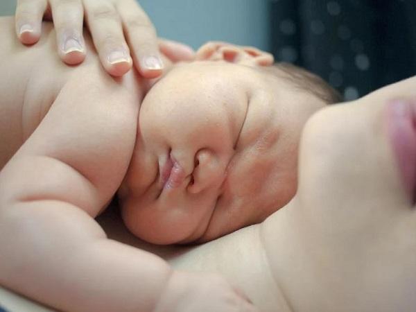 Nằm mơ thấy mình đi đẻ là điềm gì, tốt xấu?