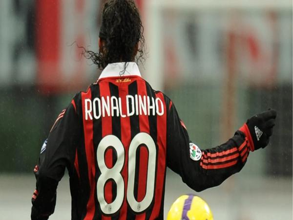 Ronaldinho số áo bao nhiêu ở ĐTQG