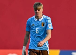 Tin MU: Man United cạnh tranh Nathan De Cat với Tottenham